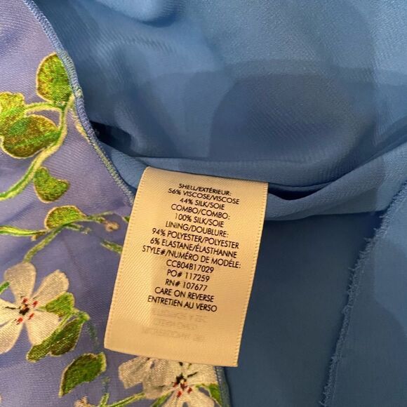 Alice + Olivia
Tia Floral-Print Ruffled Blue Blouse - Picture 11 of 11